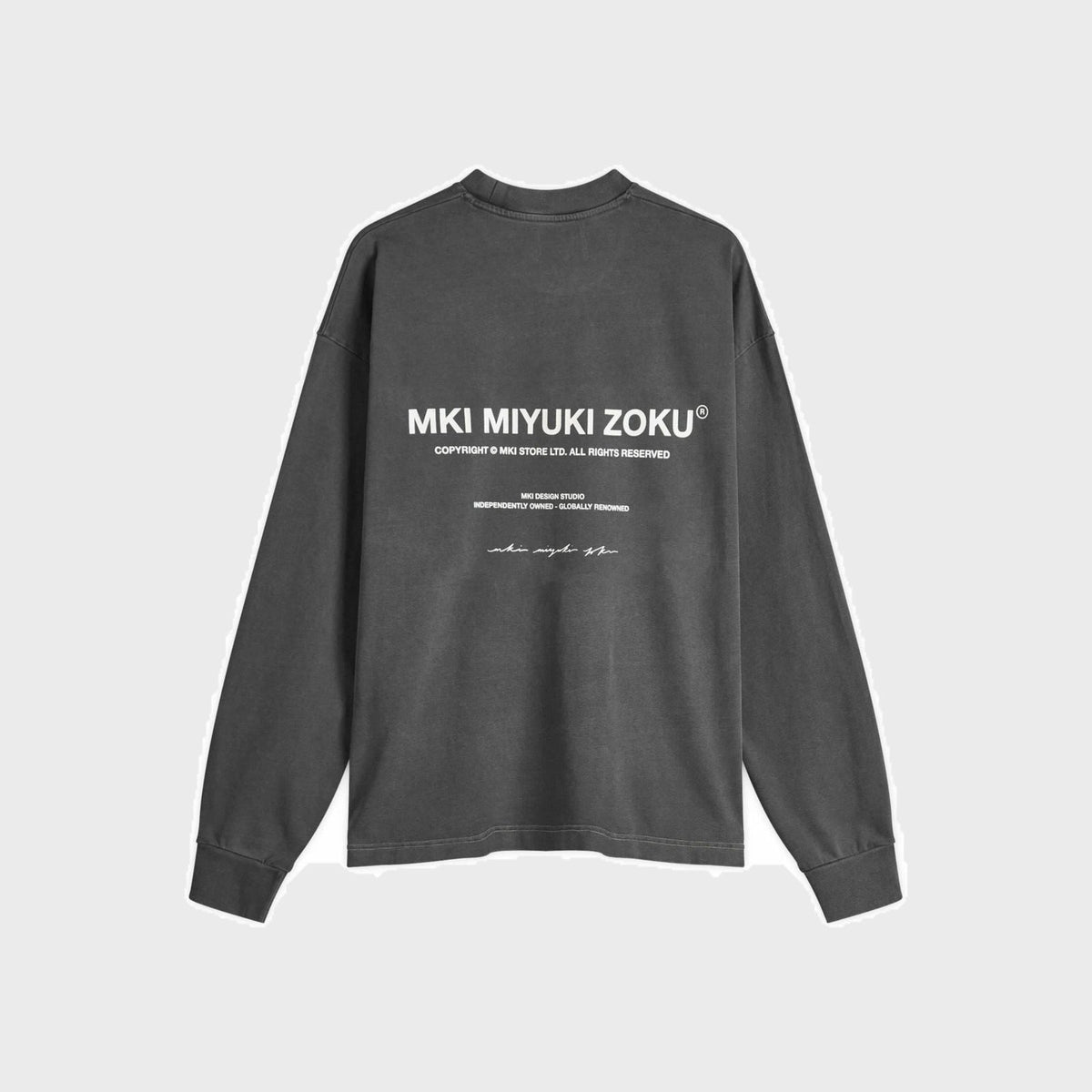 Design Studio Longsleeve T-Shirt-Pigment Black